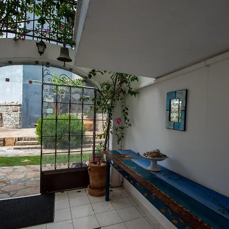 Corali Studios & Portobello Aparthotel 2*